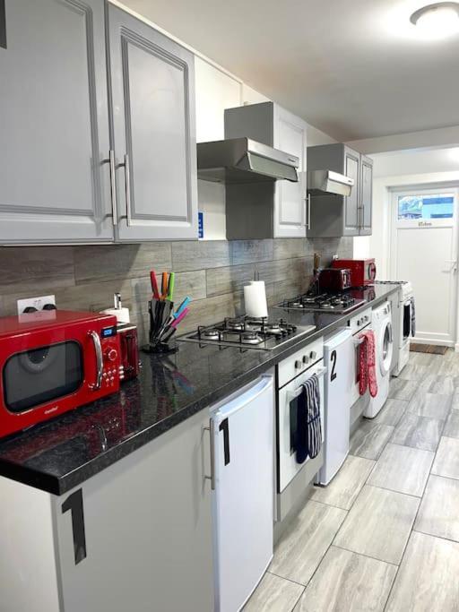12 Penn Gardens - 1 Apartment *